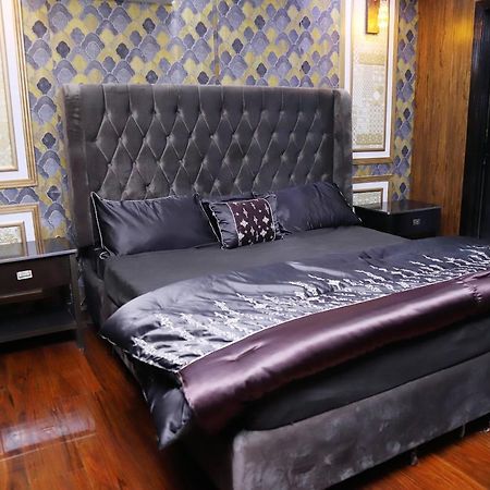Adara Suites Лахор Экстерьер фото