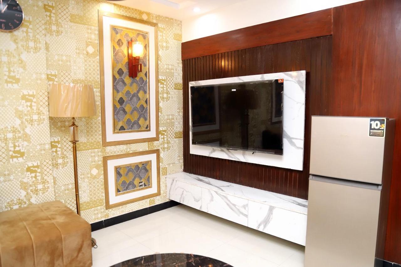 Adara Suites Лахор Экстерьер фото